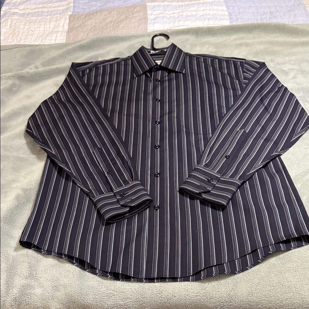 Pronto Uomo Black and White Striped Dress Shirt: EXCELLENT CONDITION LOOKS NEW